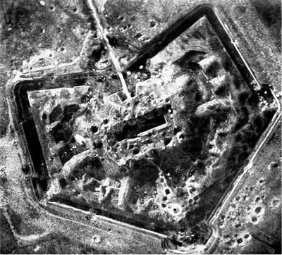 Luftaufnahme des Fort Cerfontaine der Festung Maubeuge