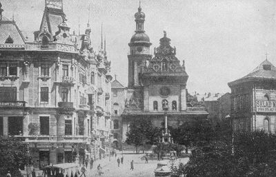 Der Bernardynski-Platz in Lemberg