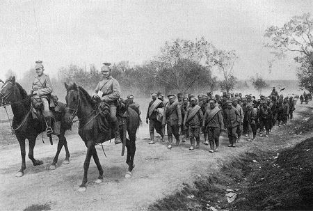Ostfront 1915: Russische Kriegsgefangen