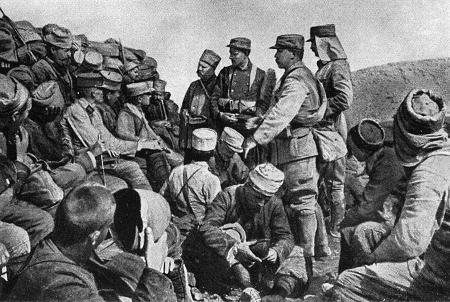 Französische Truppen während einer Kampfpause auf Gallipoli