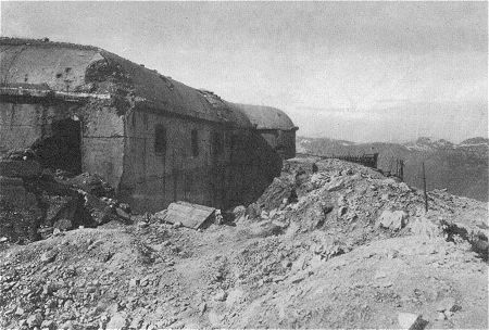Der 1. Weltkrieg: Die südöstliche Ecke des eroberten italienischen Panzerwerks Monte Verena
