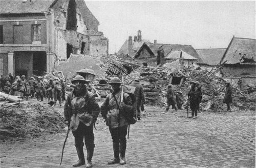 Westfront 1. Weltkrieg: Nesle nach dem Rückzug der deutschen Truppen