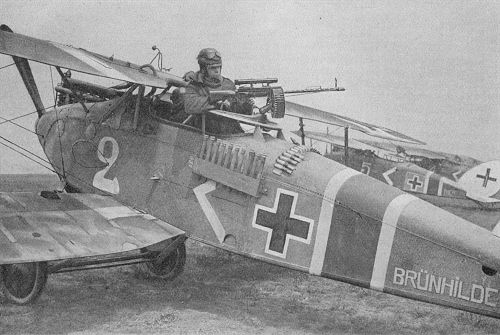 Luftkrieg 1914-1918: Ein deutsches Schlachtflugzeug vor dem Start