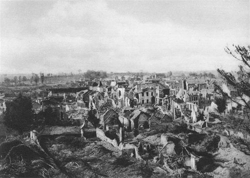 Der 1. Weltkrieg: Das zerstörte Bapaume nach dem deutschen Rückzug