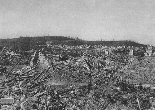 Der 1. Weltkrieg: Die Trümmer von Chavignon mit dem Chemin-des-Dames