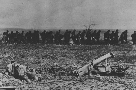 Westfront 1. Weltkrieg: Beim Vormarsch der Amerikaner bei Imecourt gefallener deutscher MG-Schütze
